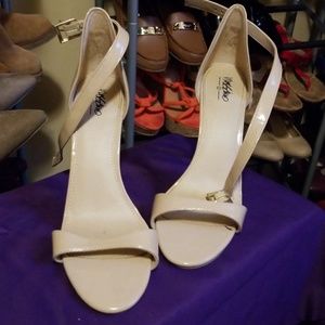 🚨Clearance🚨Beautiful Nude Heels
